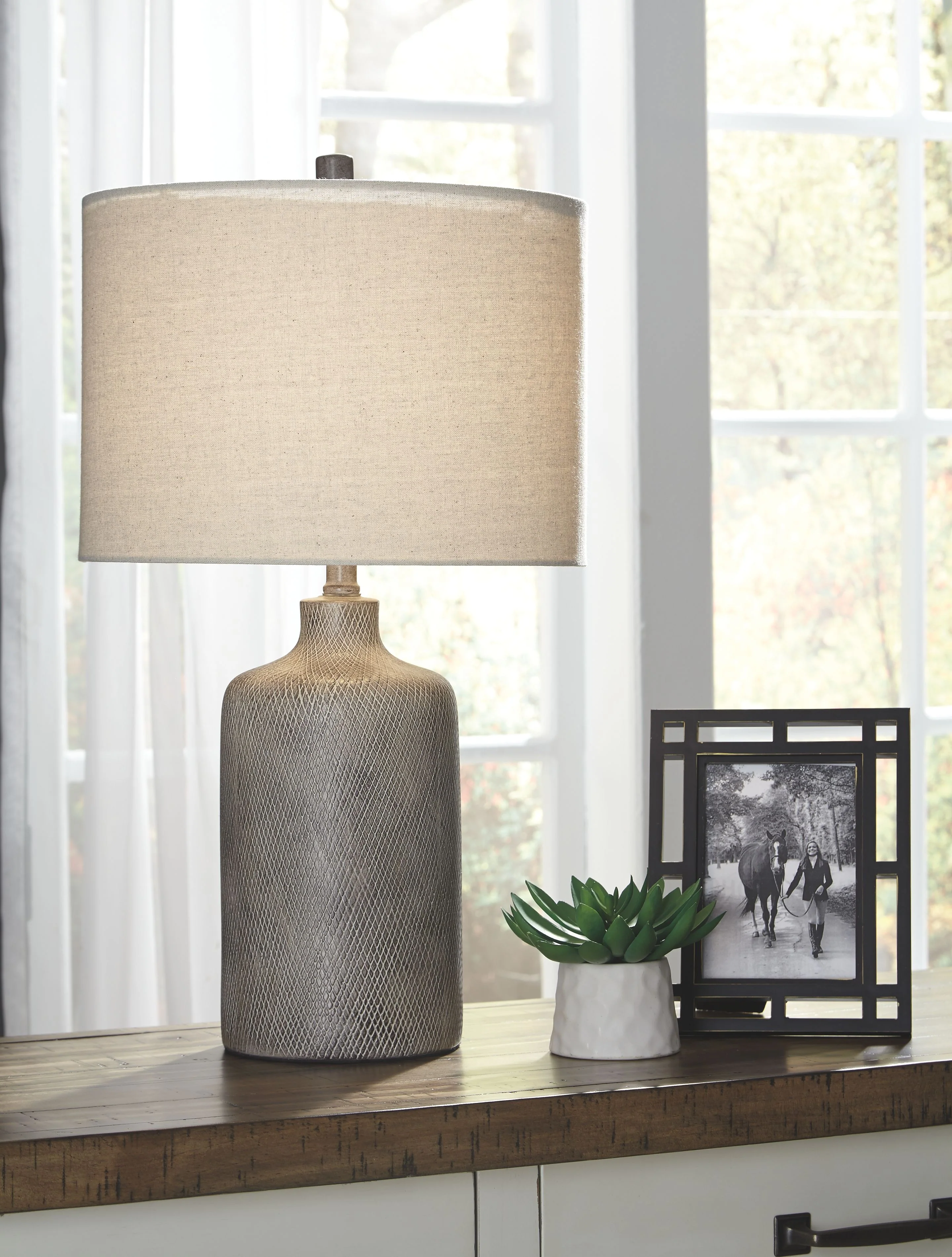 Linus - Ceramic Table Lamp  - Antique Black - Image 4