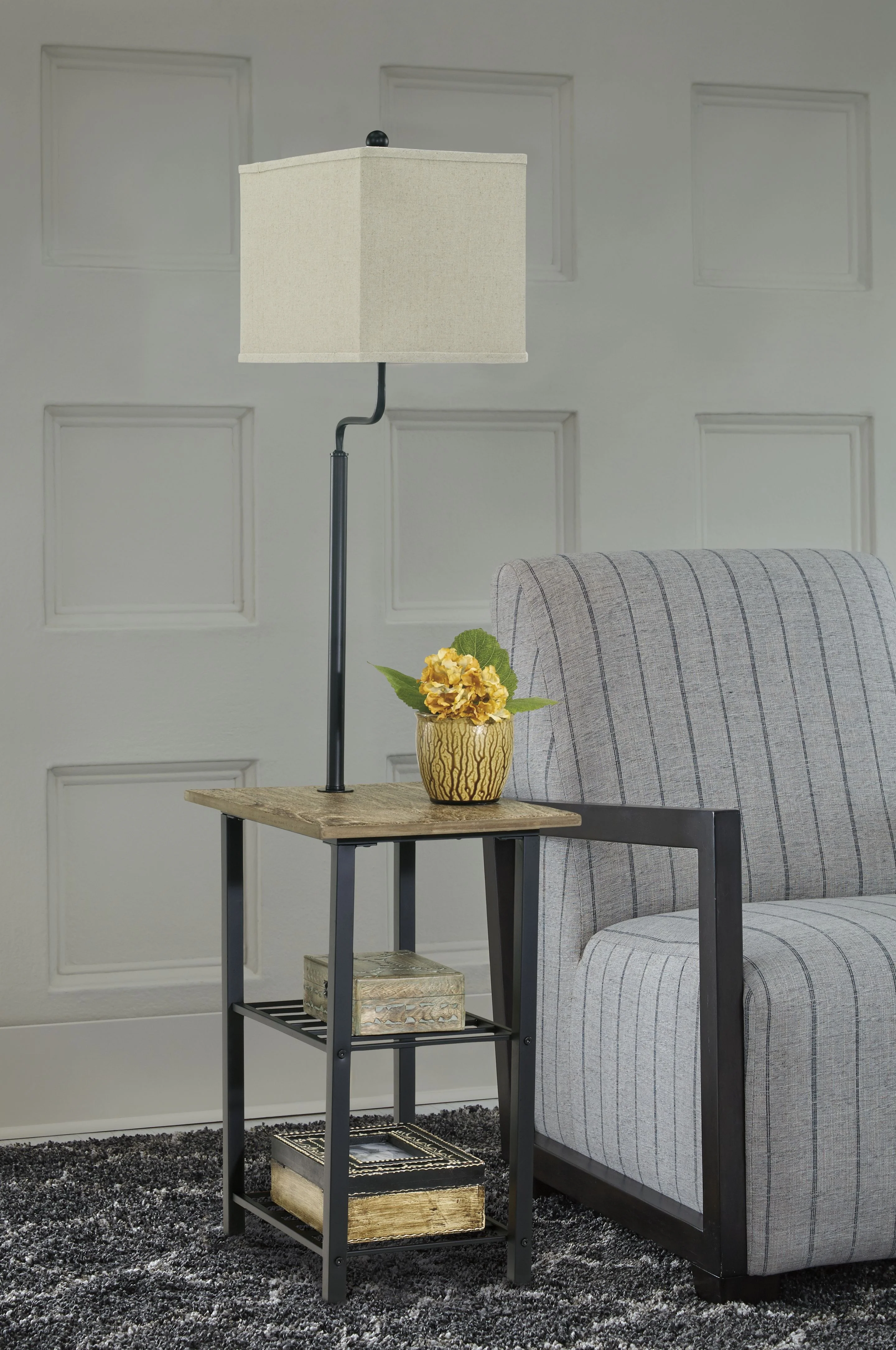 Shianne - Metal Tray Lamp  - Black - Image 3