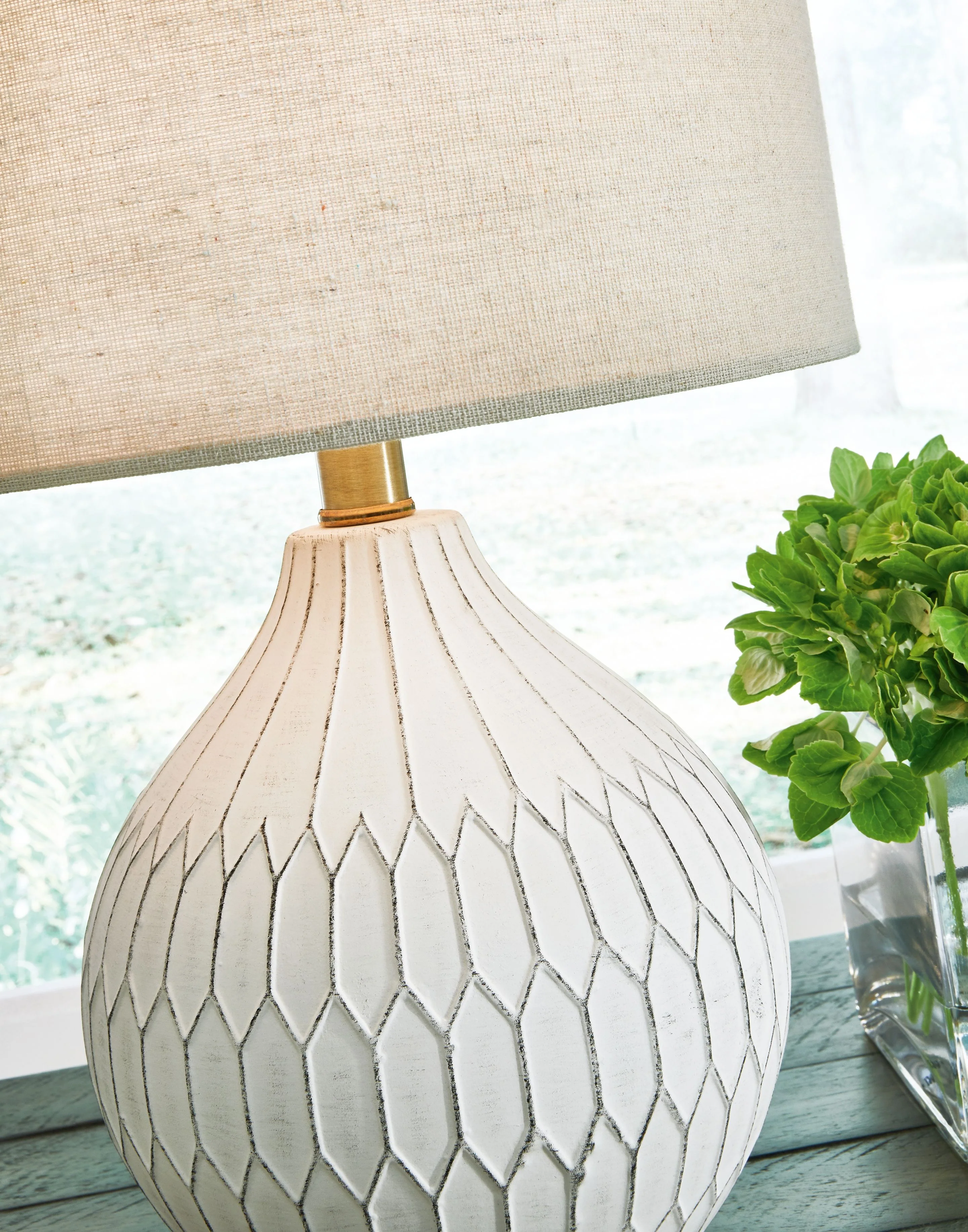 Wardmont - Ceramic Table Lamp  - White - Image 4